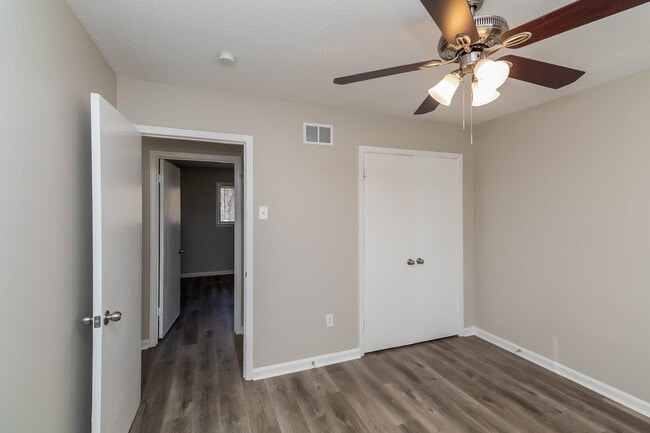 Foto del edificio - 453 Charter Ave