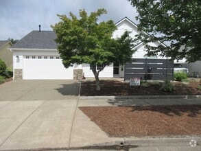 Building Photo - 917 Pioneer Dr