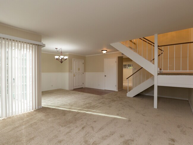 Building Photo - Wonderful 3 Bedroom, 2.5 bath, Updated Townhouse, in Danville!