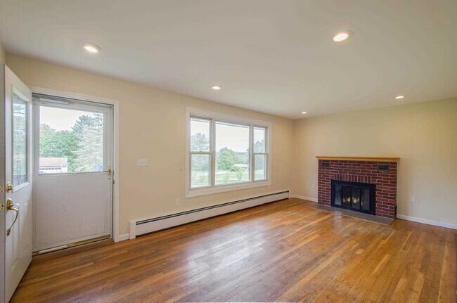 Building Photo - 27 Mountain View Dr