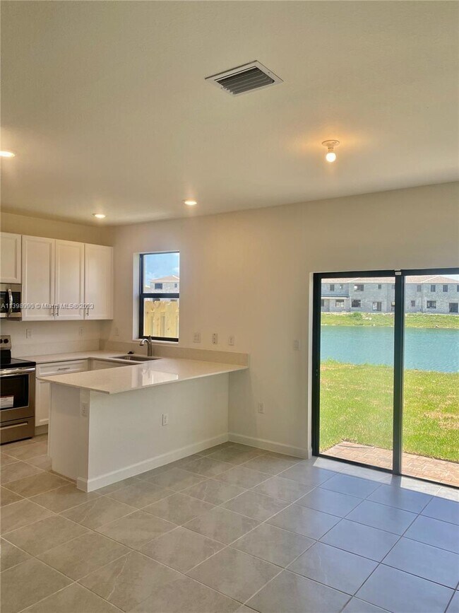 Foto del edificio - 10008 SW 228th Terrace