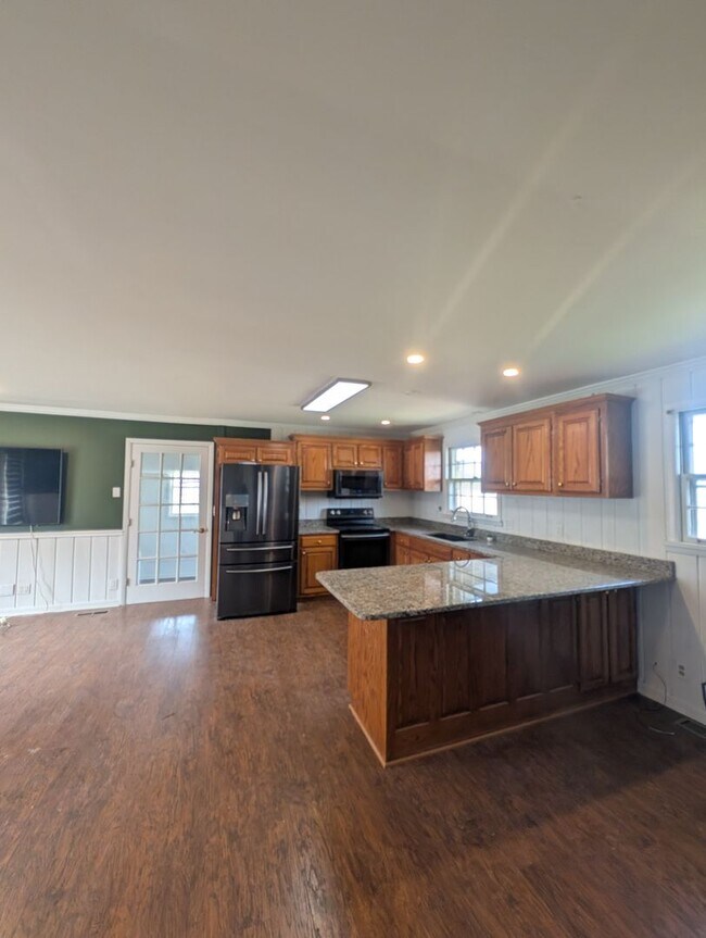 Foto del edificio - Available Now!!! Charming 3-Bedroom Brick Ranch Close to Nashville!