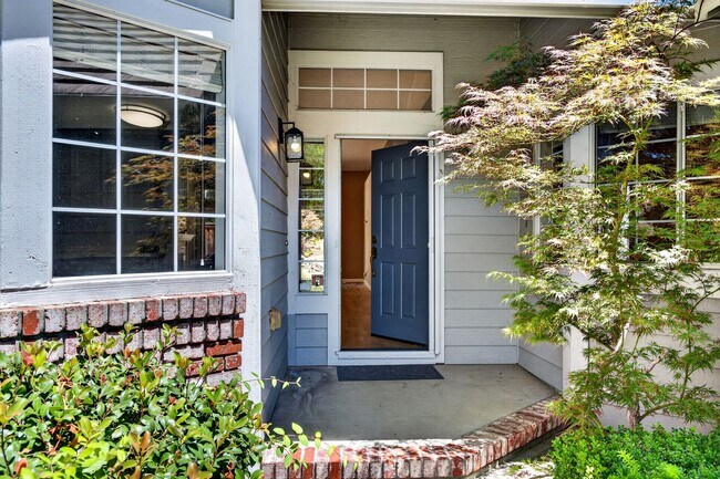 Building Photo - Single-Story Black Diamond Beauty on a Quiet Court with Private Backyard!!
