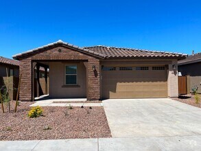 Building Photo - 9124 W Glenrosa Ave