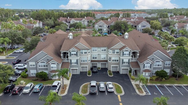 Foto del edificio - 2 Bedroom/2 Bath Condo with Garage and Pool view in Grand Reserve at Kirkman Parke