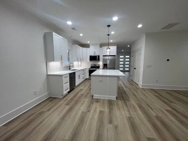 Foto del edificio - 832 Post Oak Cir