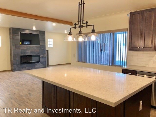 Foto del edificio - 3 br, 2 bath House - 3808 E. 5th Street