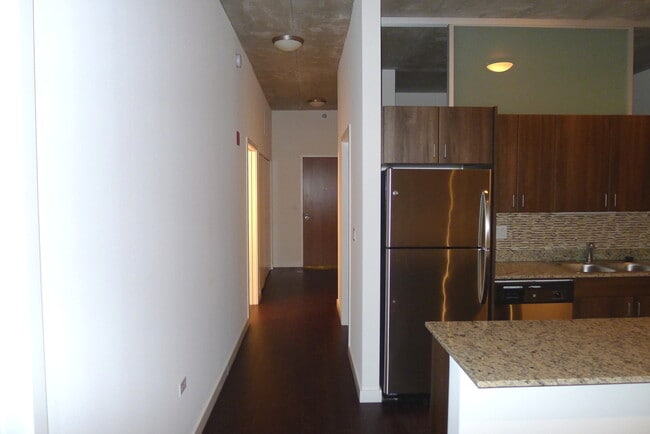 Building Photo - 235 W Van Buren St