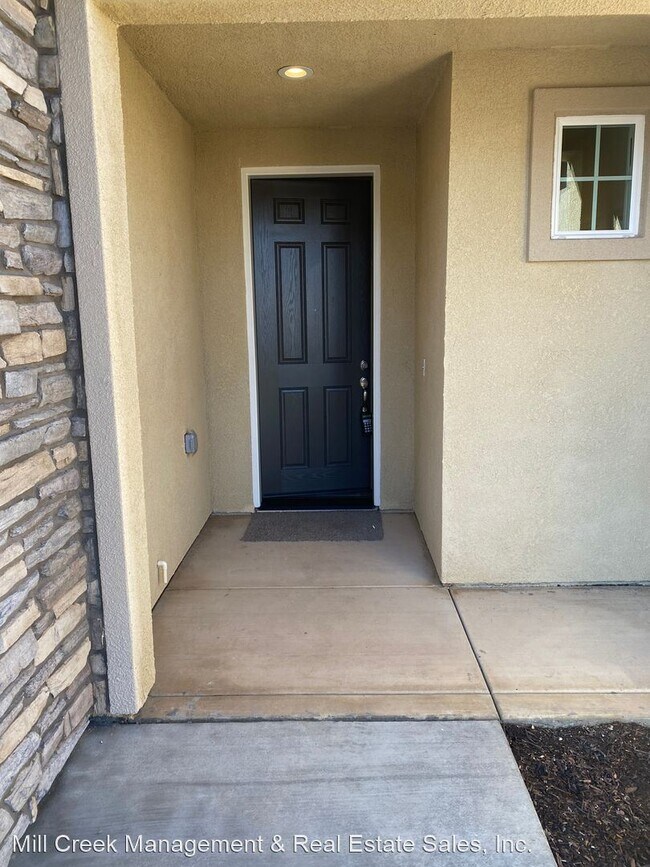 Foto del edificio - 4 br, 2.5 bath House - 3455 N. Lennox