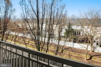 Building Photo - 2791 Centerboro Dr
