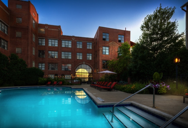 Building Photo - Ovaltine Court