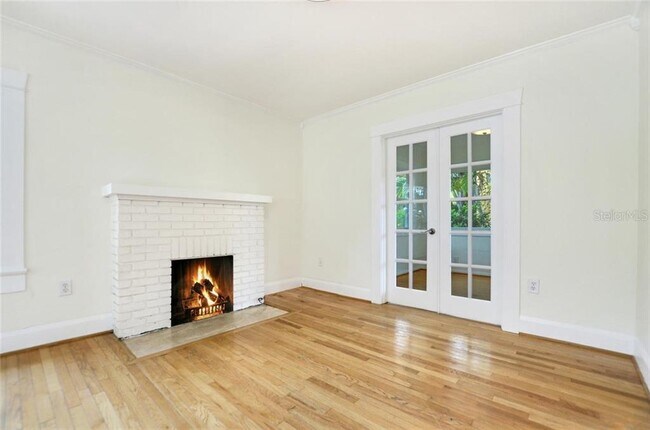 Building Photo - 3211 W San Carlos St