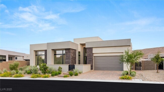 Building Photo - 10793 Vista Altura Ave