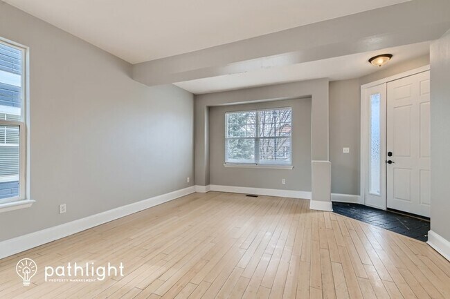 Building Photo - 300 Fieldstone Dr
