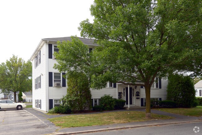 Building Photo - 26 Coggeshall St