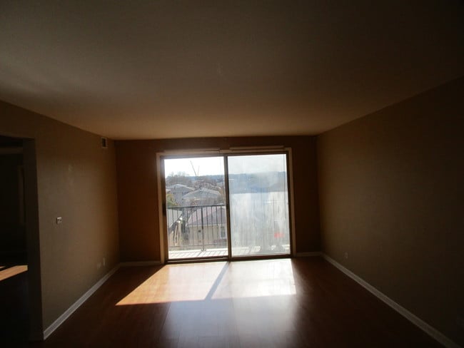 Building Photo - 5332 N Delphia Ave