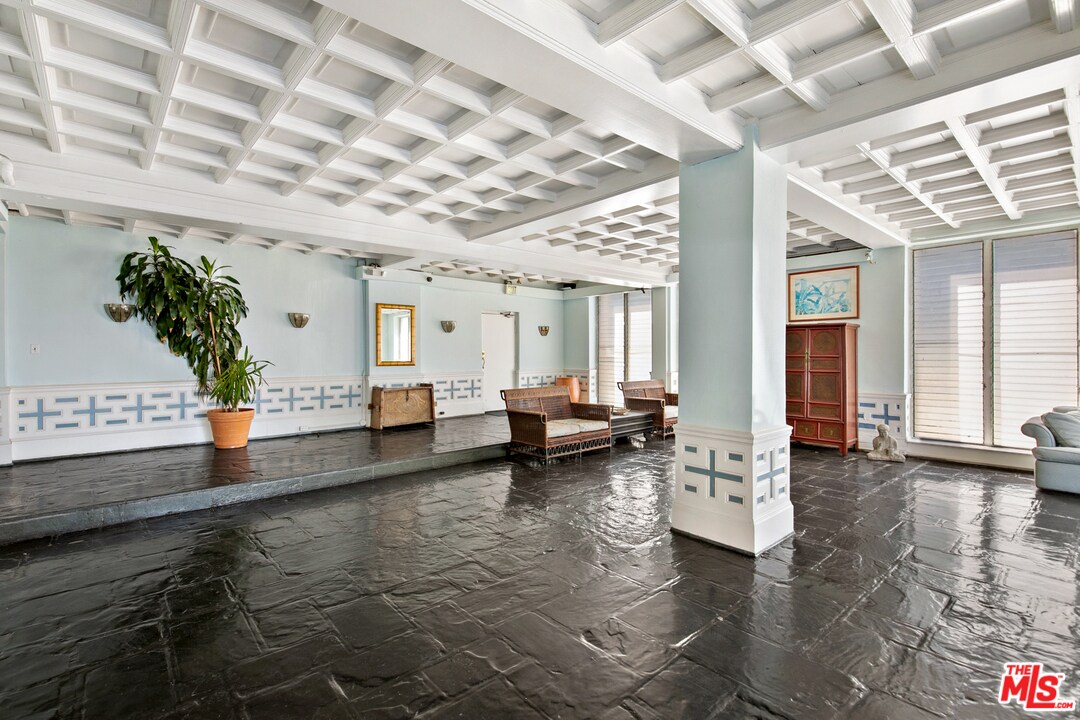 Foto principal - 634 S Gramercy Pl