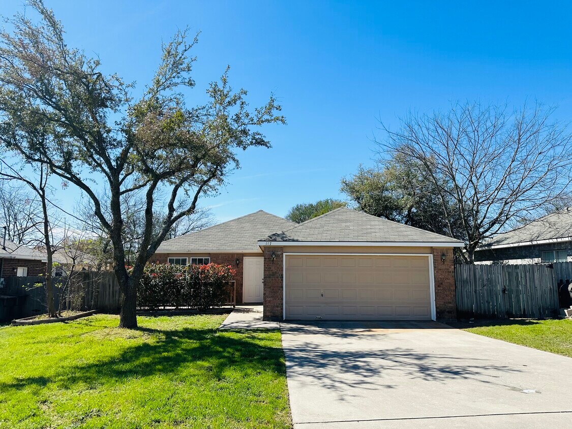 Front of House - 117 Bellair Dr