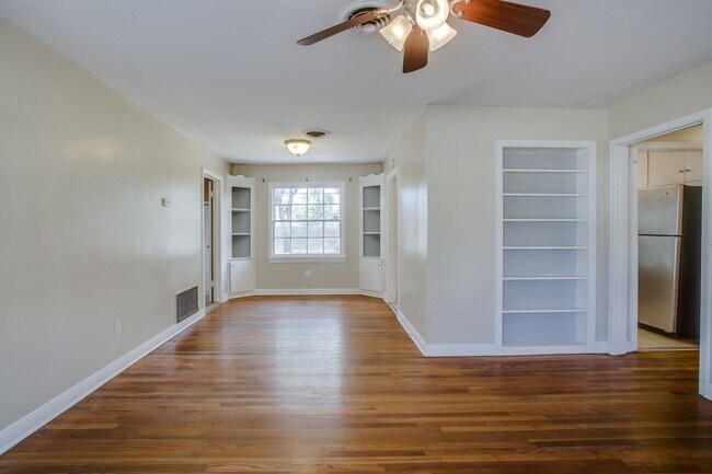 Foto del edificio - Pre-leasing for July!
