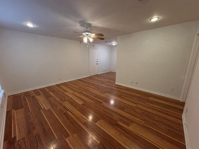 Foto del edificio - 6506 Linda Ln
