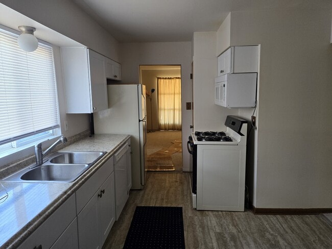 Foto del edificio - 23065 Cayuga Ave