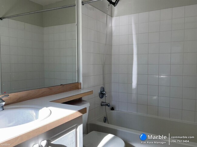 Building Photo - 3 br, 3.5 bath House - 3849 Tiger Mountain...