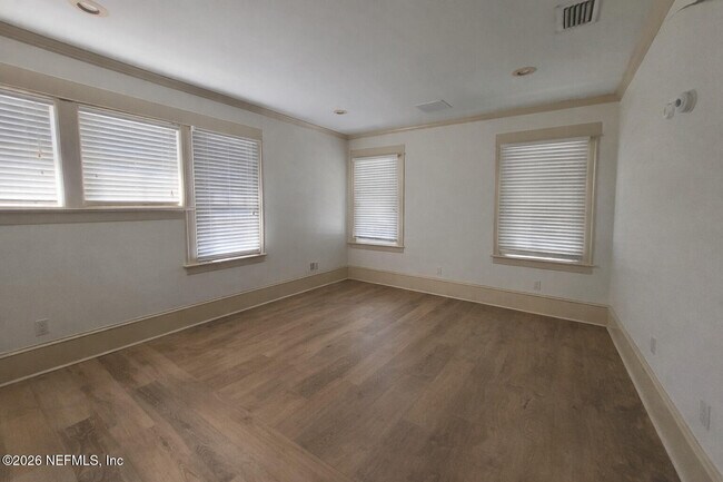 Building Photo - 1613 King St