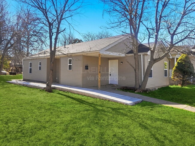 Photo - 2338 W Madison St House