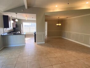 Building Photo - 302 El Toro Ln