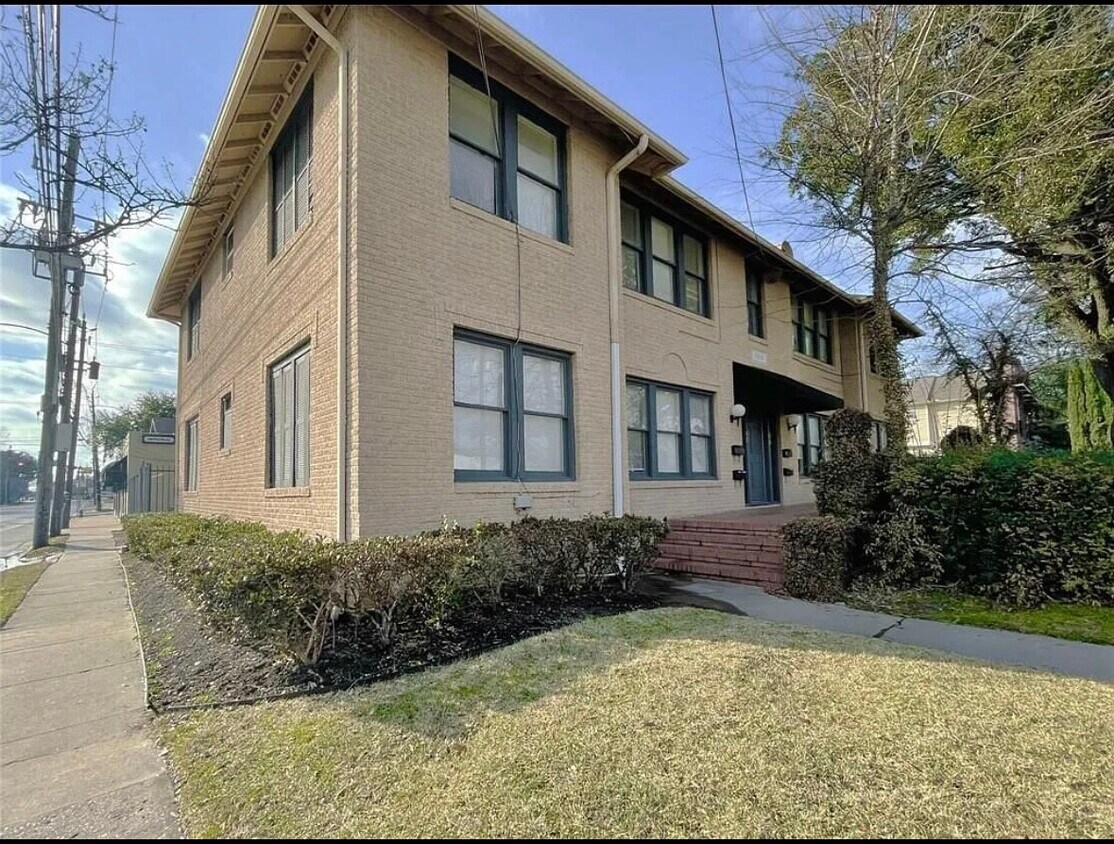 Building Photo - 2528 Driscoll St
