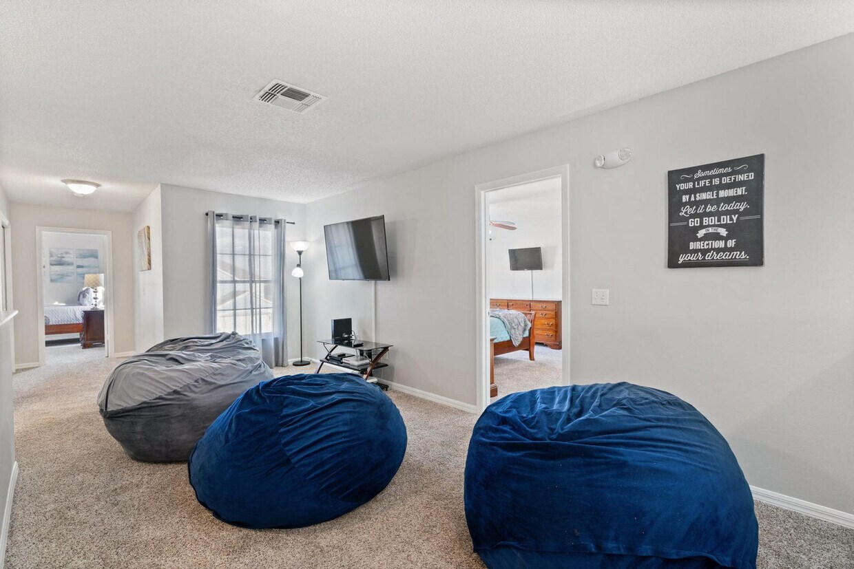 Foto principal - 346 Riggs Cir