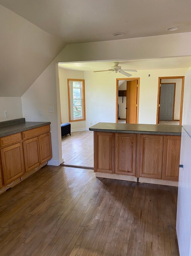 3746 E Cudahy Ave, Cudahy, WI 53110 Townhome Rentals in Cudahy WI