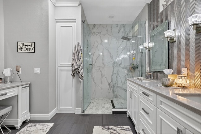 Photo - 145 Silver Falls Dr House