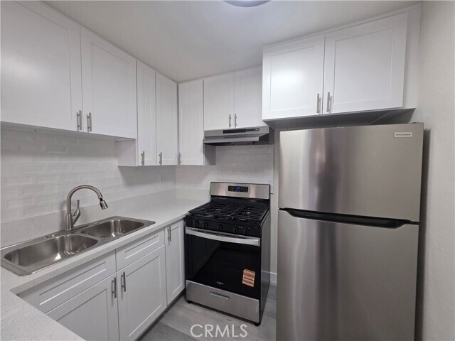 Foto del edificio - 6911 Woodley Ave