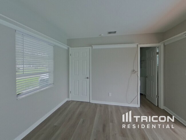 Foto del edificio - 6898 17th Ln N