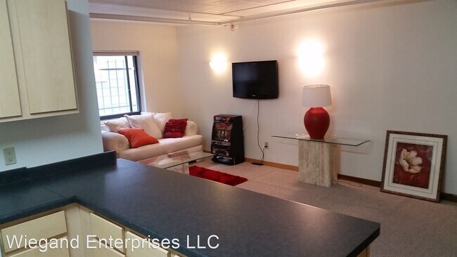 Foto del edificio - 2125 W Kilbourn Ave