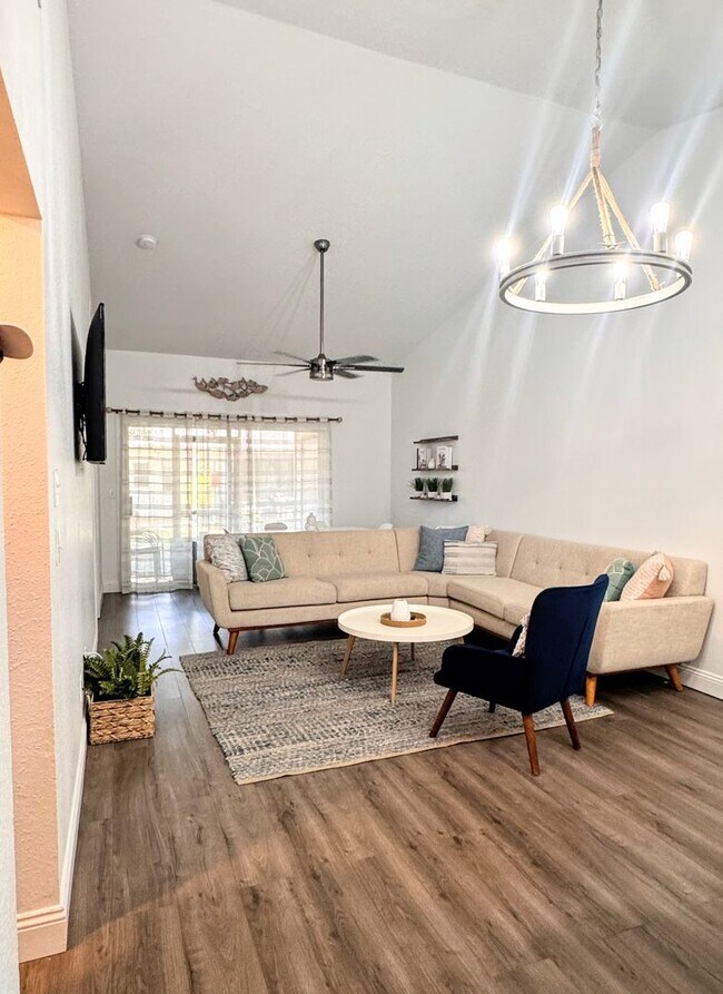 Foto del edificio - Welcome to Your Dream Home in the Heart of Largo!