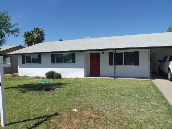 Primary Photo - 330 W Juniper Ave