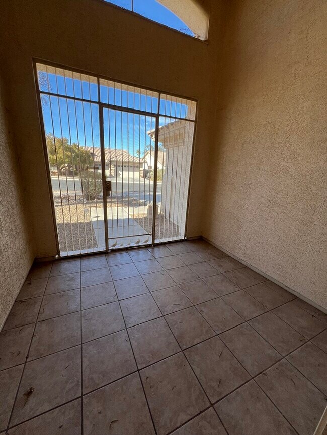 Foto del edificio - House For Rent