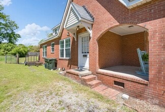 Building Photo - 709 1/2 Myrtle Dr