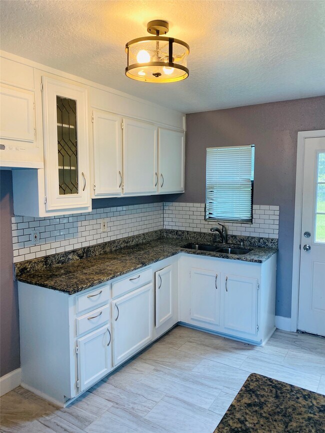 Building Photo - 7547 Laura Koppe Rd