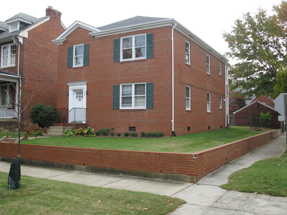 Primary Photo - 3131 W Grace St