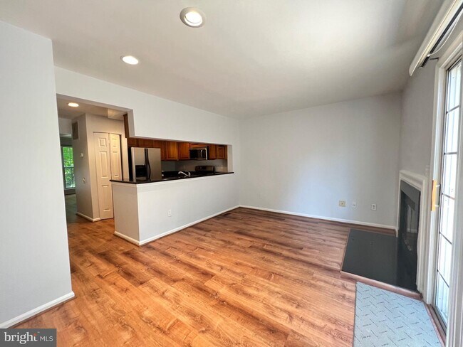 Building Photo - 6527 Cypress Point Rd