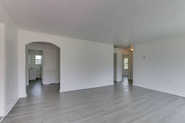 Building Photo - 2859 E River Rd