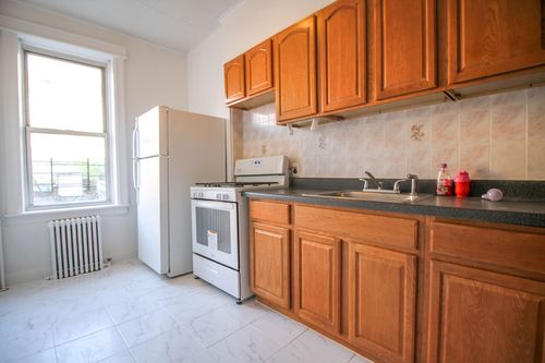 Foto del edificio - 5905 Myrtle Ave