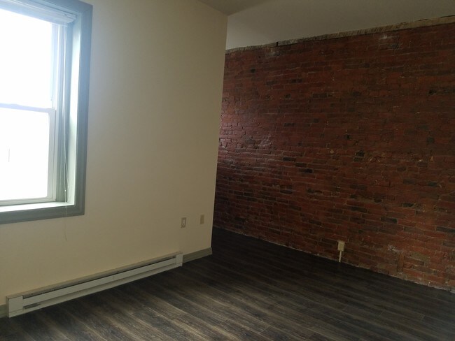 Large Living Room - 418 3rd Ave