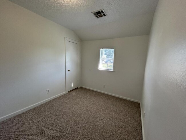 Building Photo - 1528 Avenue A