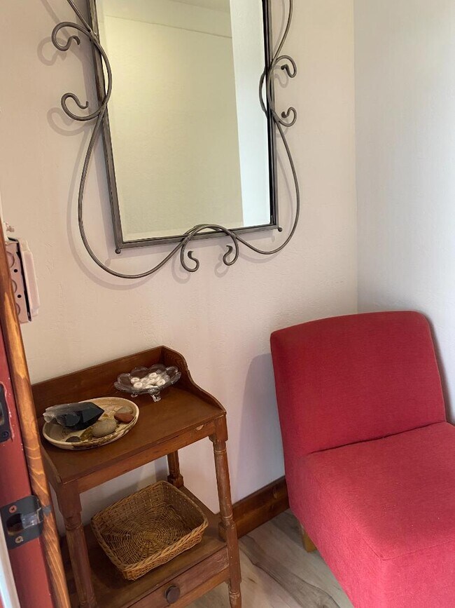 Building Photo - 444 E Montezuma Ave