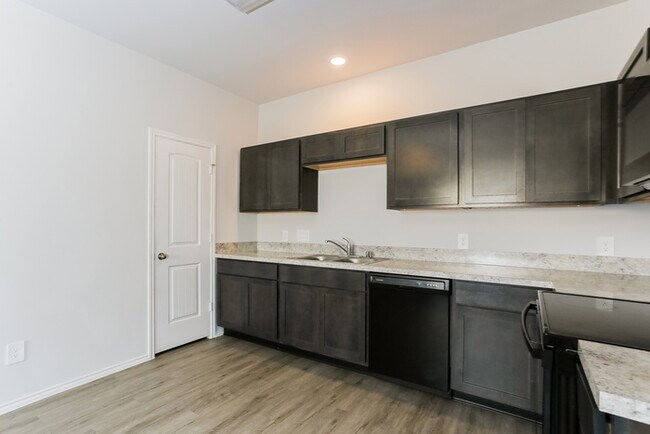 Foto del edificio - 21522 Kimro Ln