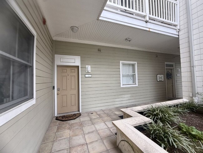 Building Photo - Coastal Comfort: Spacious 2-Bedroom Condo Retreat in Virginia Beach